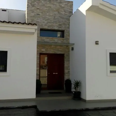 With 4 Bedrooms In Chiclana De La Frontera, With Private Pool A شقة *