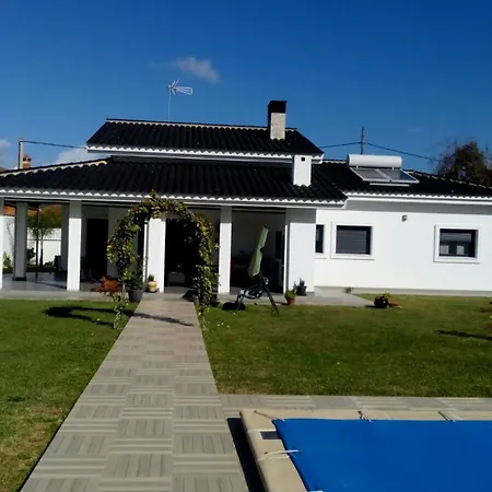 With 4 Bedrooms In Chiclana De La Frontera, With Private Pool A * شيكلانا دي لا فرونتيرا